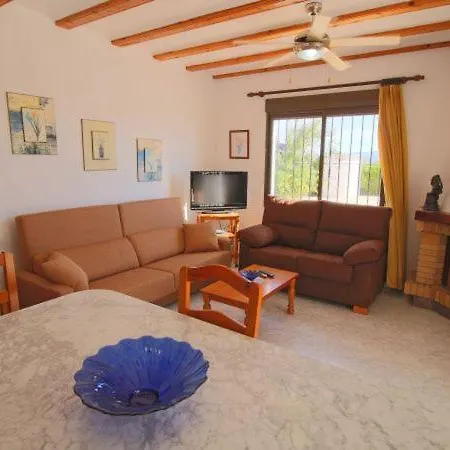 Sleeps 7 With Pool Air Con And Wifi
