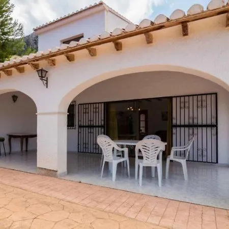 Sleeps 7 With Pool Air Con And Wifi